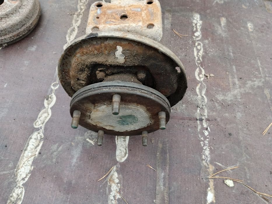 Задній міст Ford Transit 2.5 1986-1991 рік 5 шпильок старого зразка