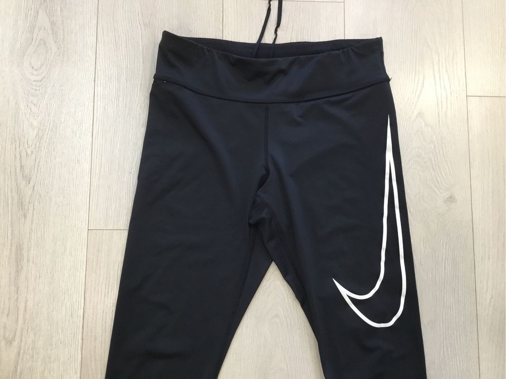 Продам легінси лосіни Nike в гарному стані розмір M