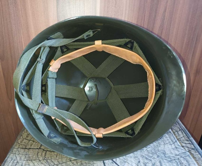 Hełm wojsk amerykańskich M1 oryginalny z siatką i wkładem