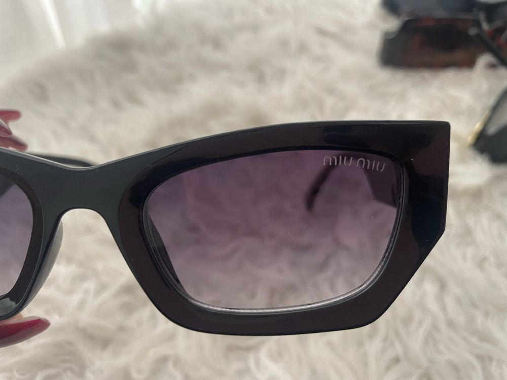 Vendo oculos de sol miu miu novos