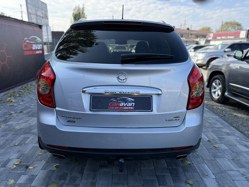 Продам SsangYong Korando 2.0i MT  2013