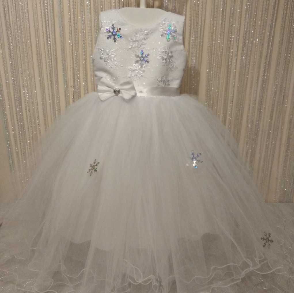 Платье Снежинки на 5-7 лет белое пышное