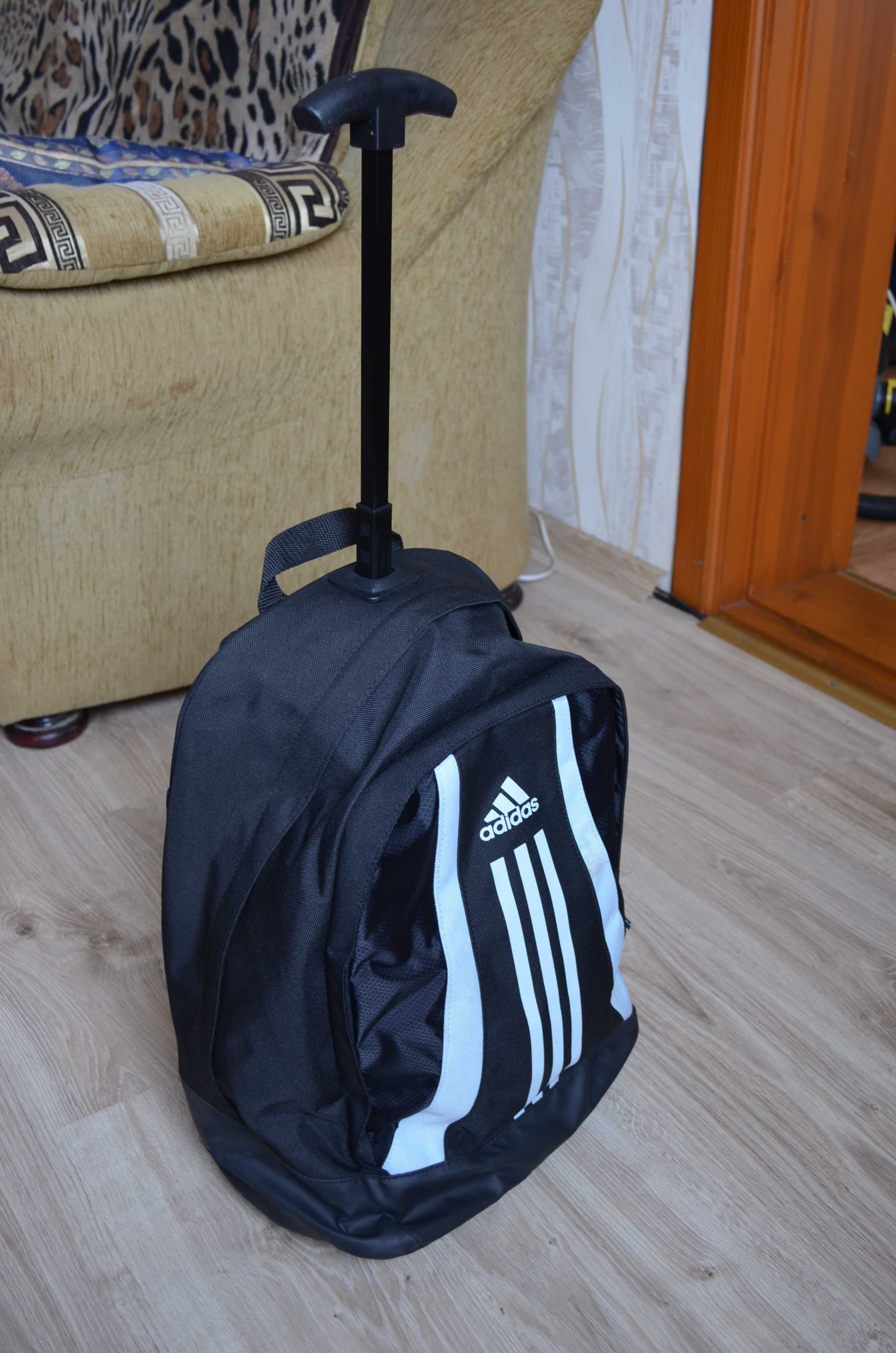 Рюкзак на колесах с выдвижной ручкой Adidas