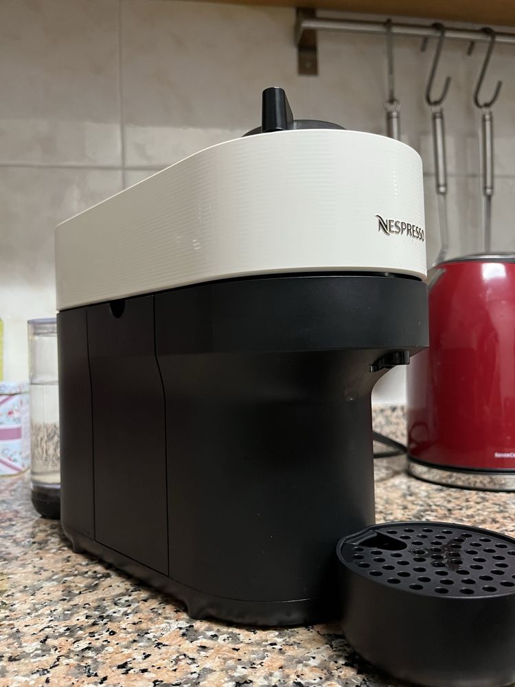 Máquina café Nespresso Vertuo