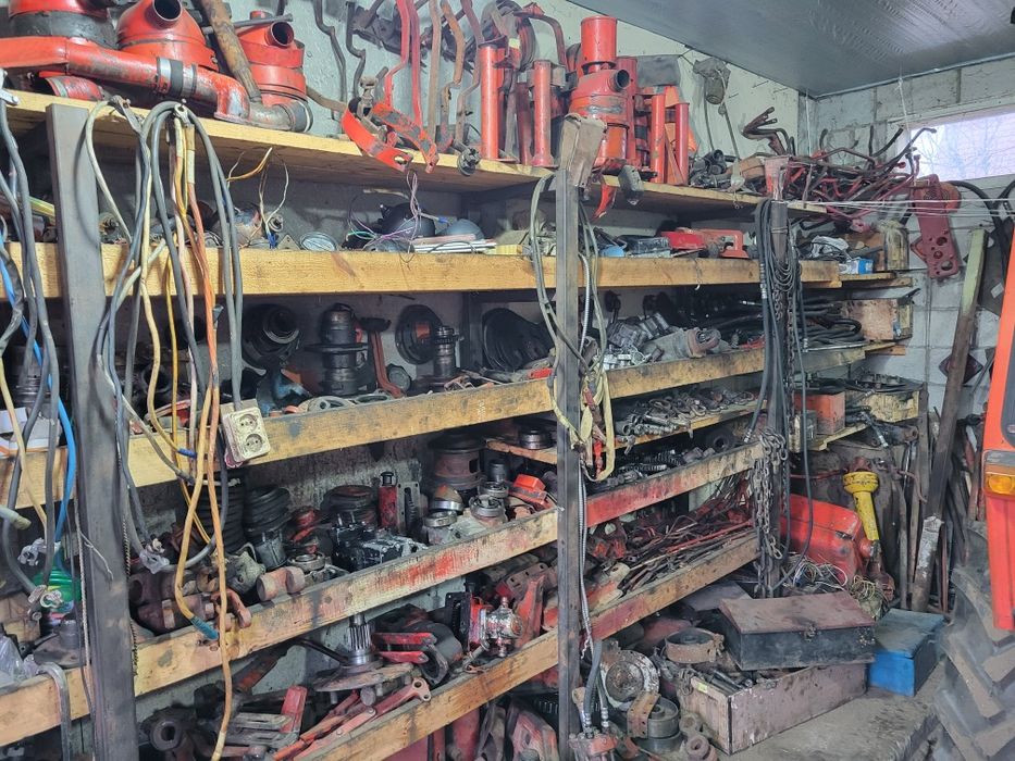 Продам запчастини до трактора т25