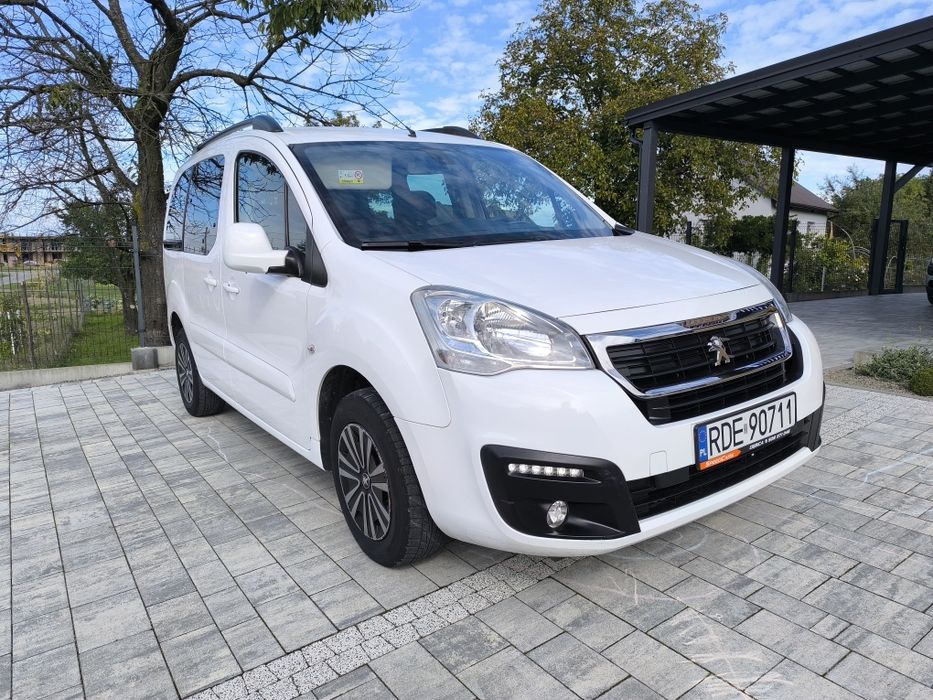 Peugeot Partnet 100 %org lakier bezwypadkowy zadbany klima elek praktr