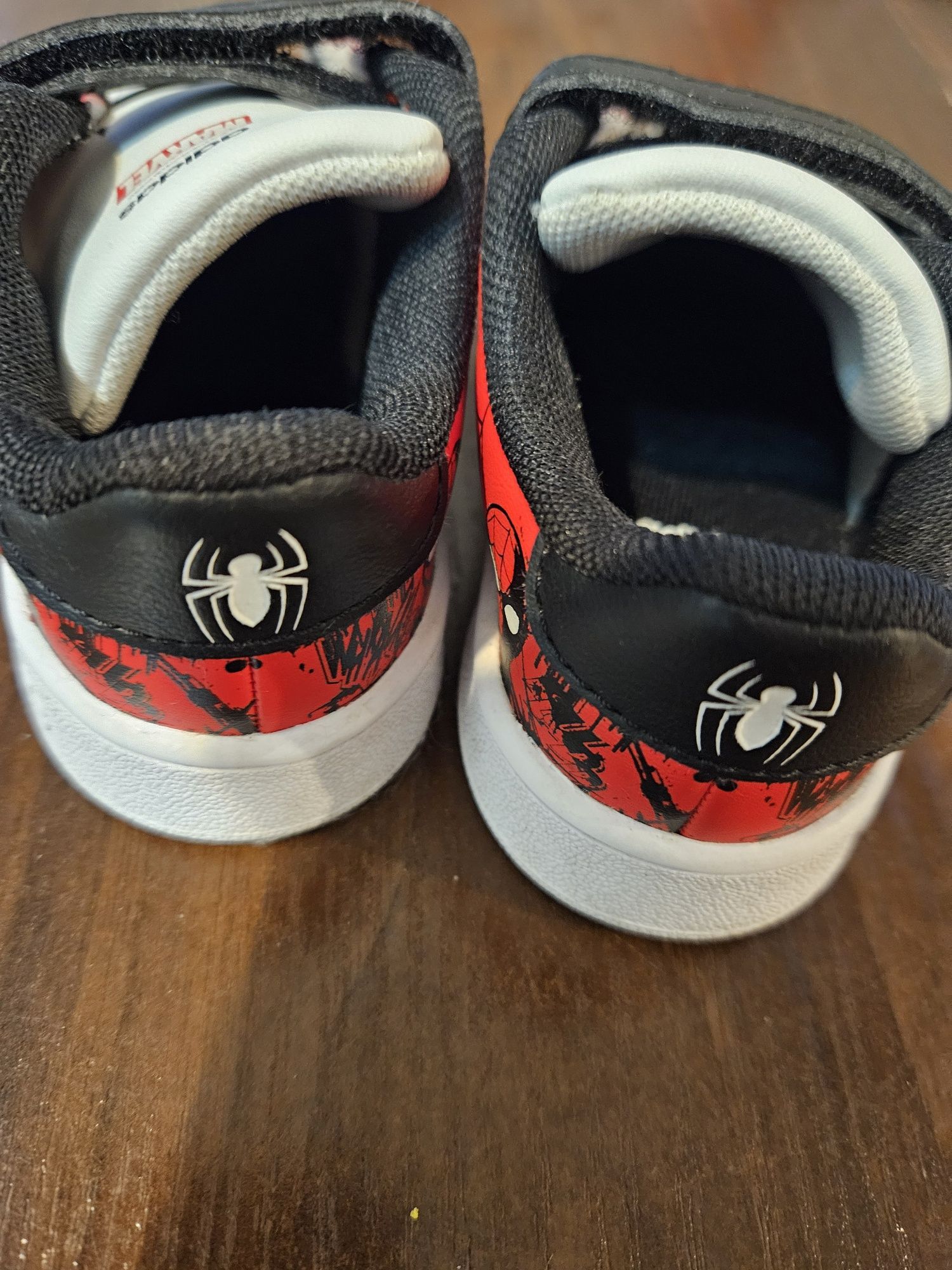 Buty Adidas Marvel Spiderman  22