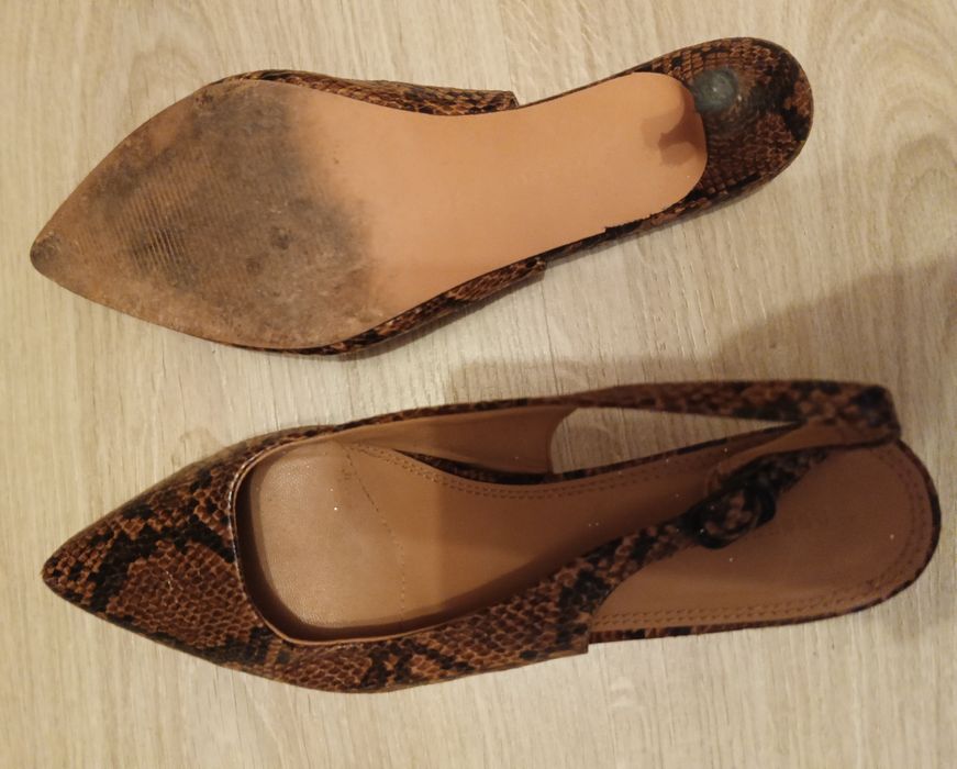 Czółenka Reserved Slingback we wzór skóry węża, r. 38