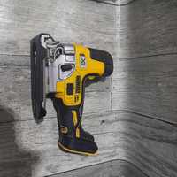 Wyrzynarka Dewalt DCS335