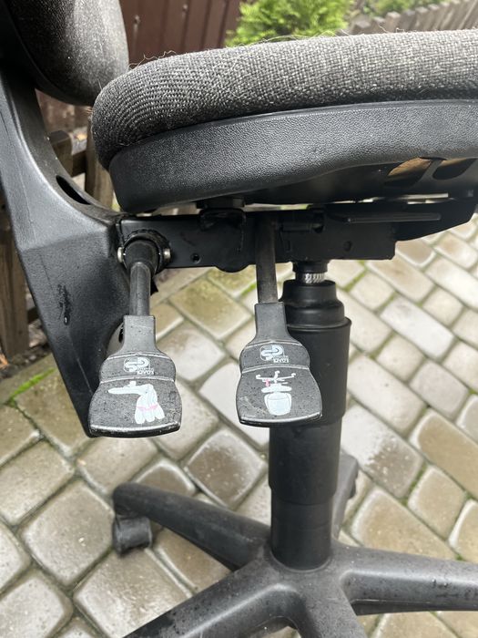 Продам стул офисный