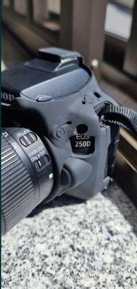 Canon 250D  (+3 lentes)