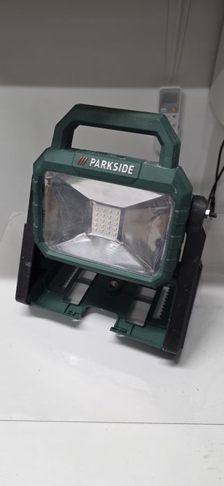 Lampa robocza LED Parkside - Uszkodzona