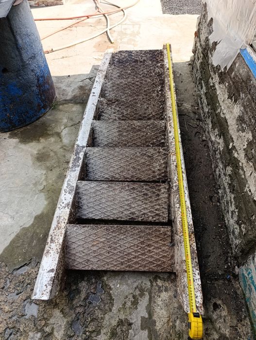 Продам железный марш