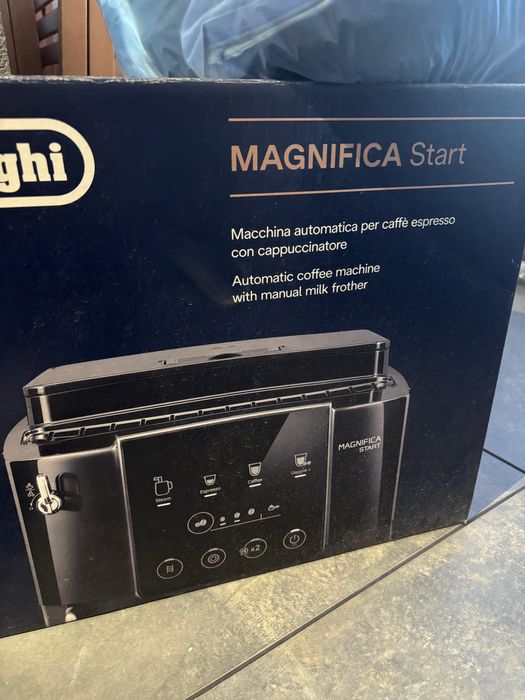 Ekspres DELONGHI Magnifica Start