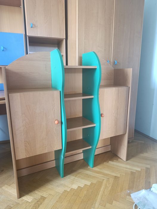 2 zestawy mebli dziecięcych, 2 biurka rozsuwane