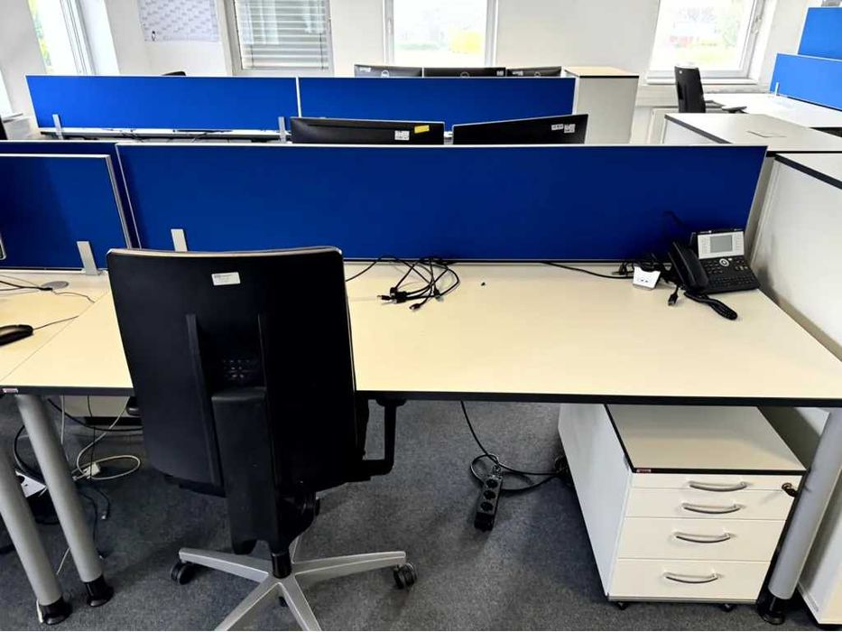 Biurko marki ASSMANN Solidne