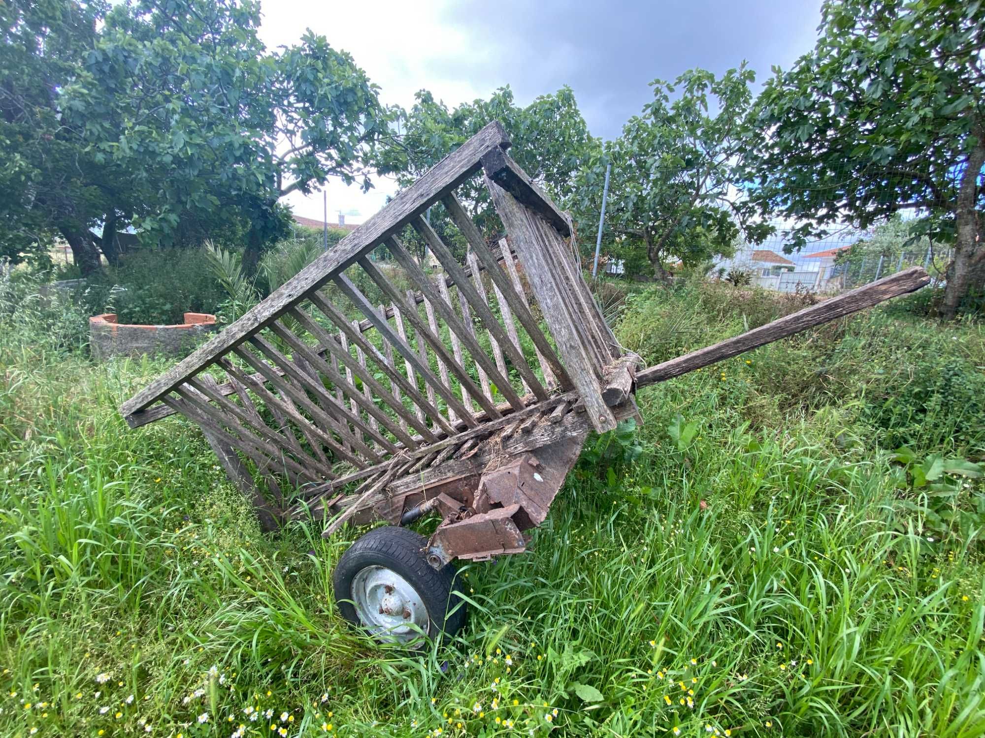 Manjedoura / Reboque agrícola