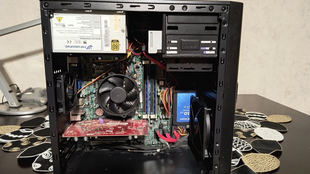 Komputer stacjonarny i7 8gb ram SSD windows 10
