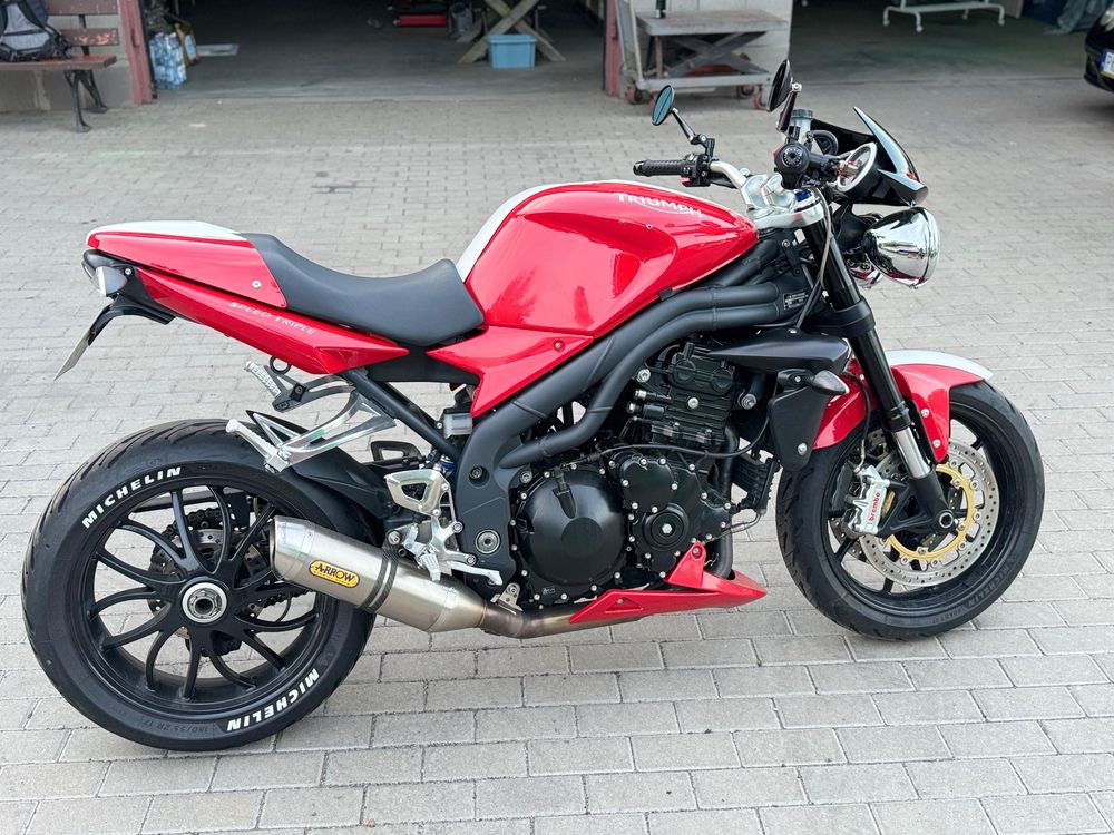 Triumph speed triple 1050