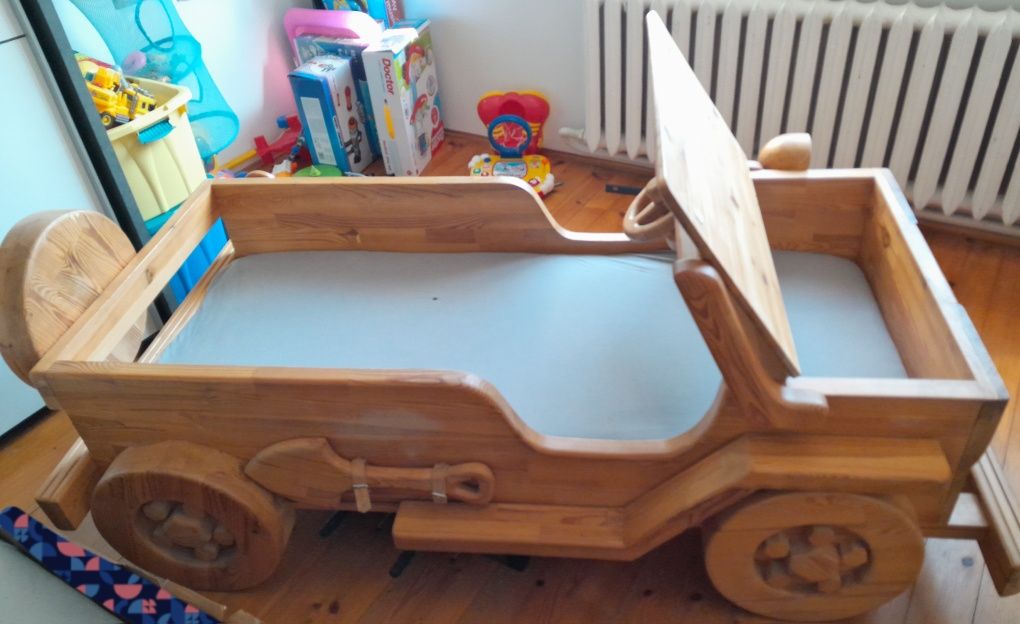 Łóżko drewniane  jeep
