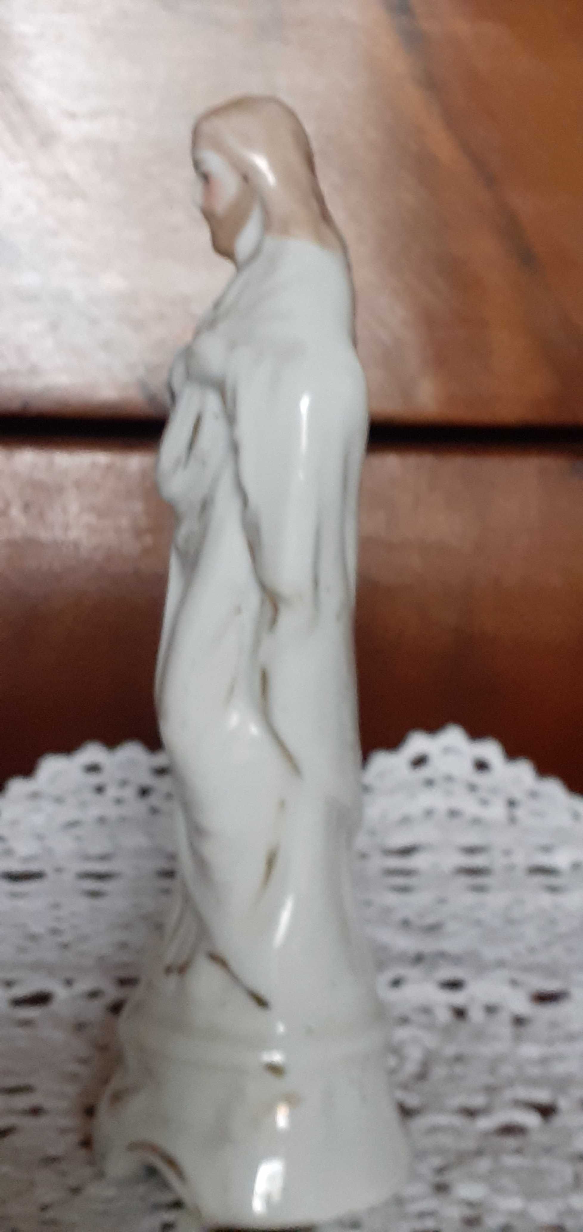 Porcelanowa figurka Jezusa stara sygnowana 16 cm