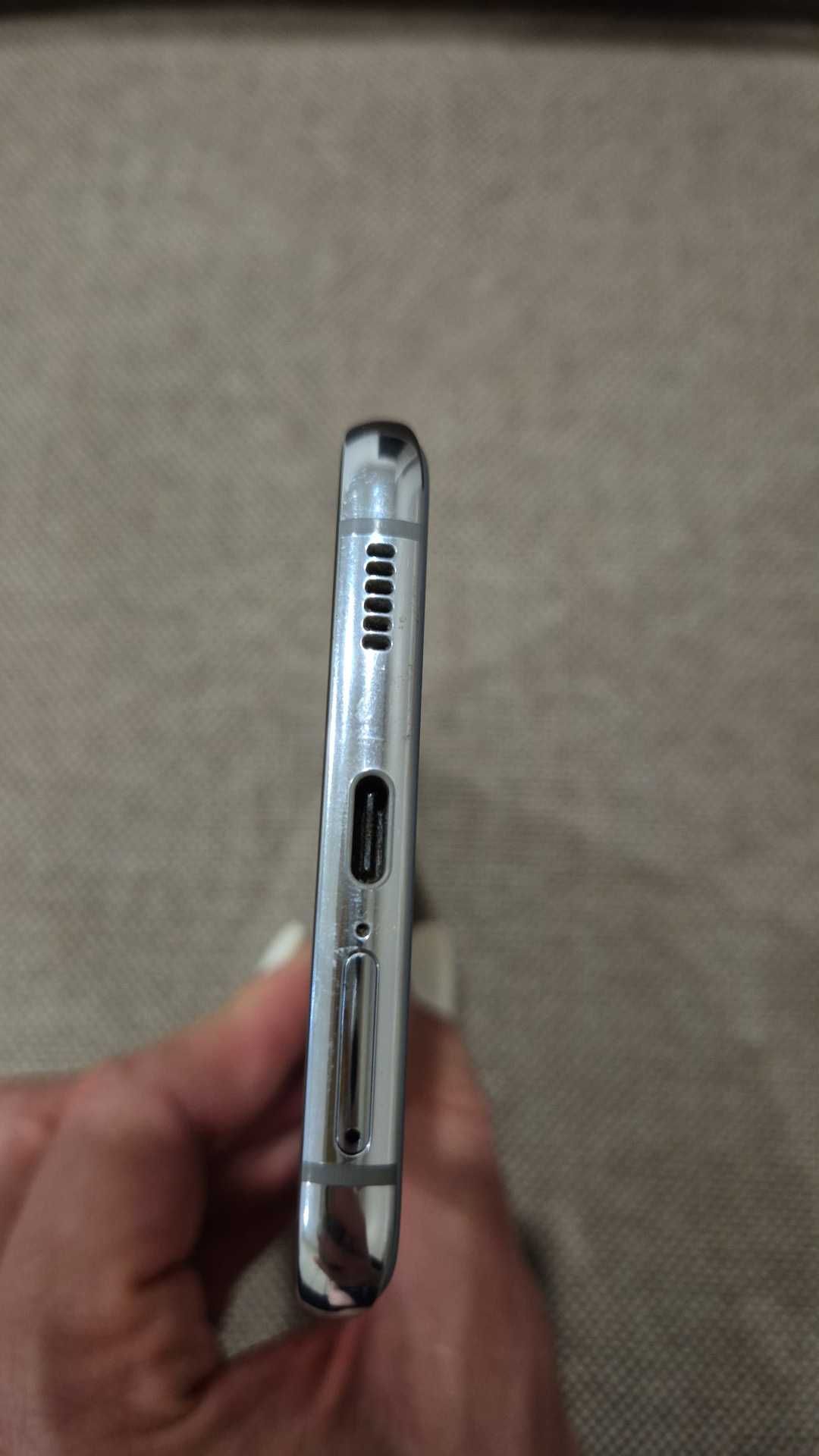 Samsung Galaxy S21 Plus 5G б/у SM-G996U1 срібний