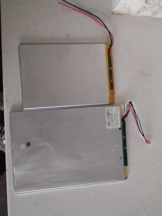 Дві батареі на планшети. Робочі, б/у