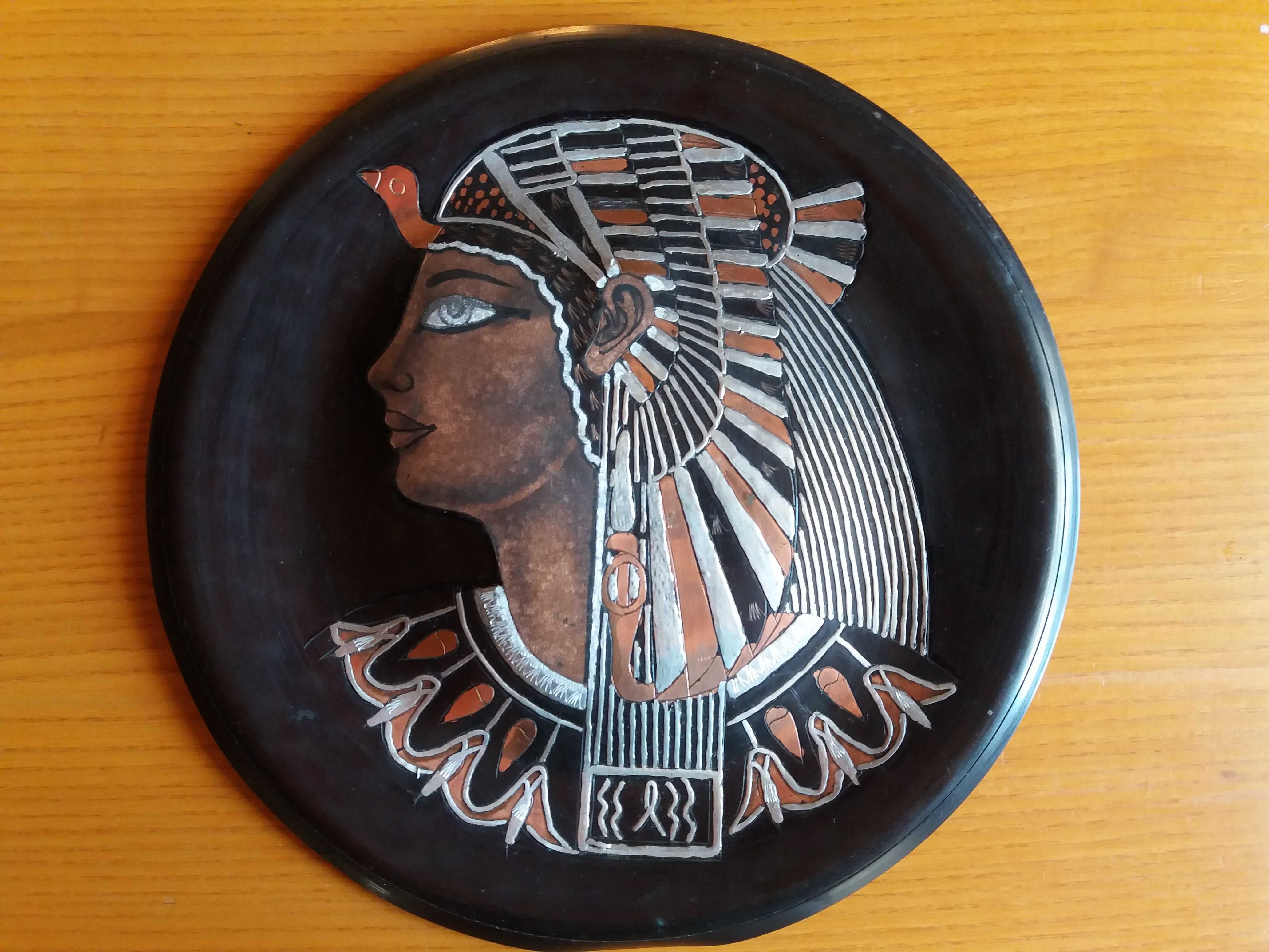 Ręcznie robiony talerz z motywem Kleopatry, lata 70