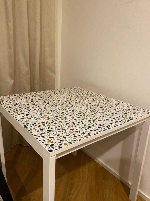 Mesa IKEA Melltorp + 2 cadeiras