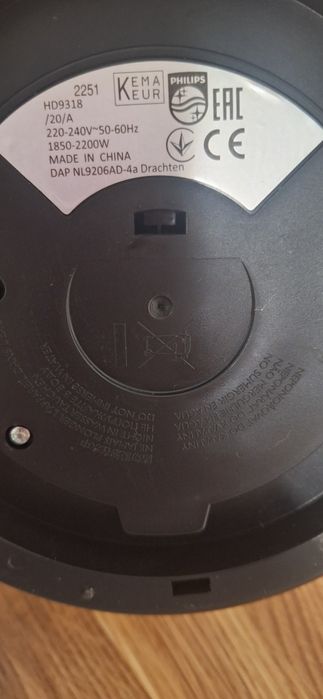 Czajnik elektryczny philips czarny 2200W 1,7 L