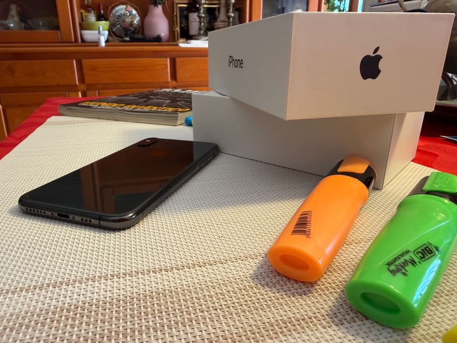 iPhone Xs, 64 GB