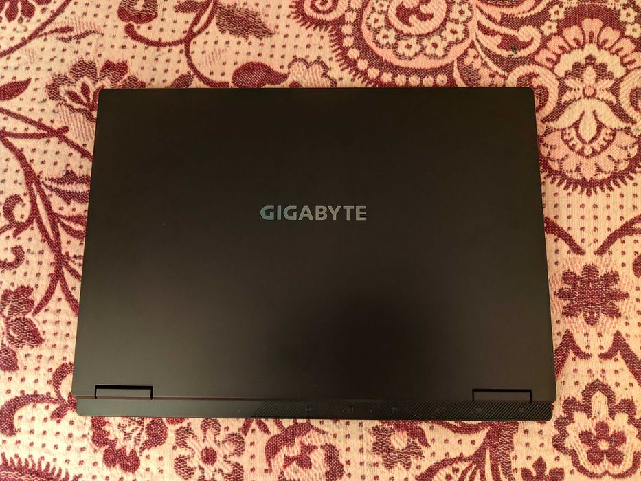 Gigabyte Gaming A16 - RTX 5060 / Ryzen 7 / 32GB RAM / 1TB *COMO NOVO*