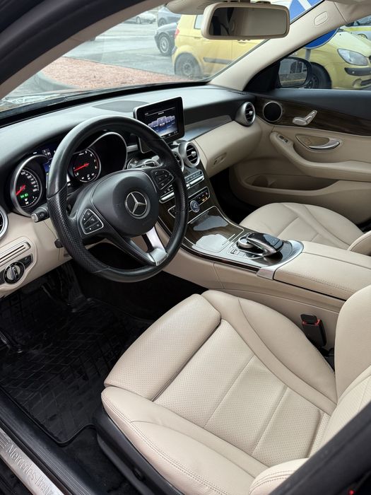 Продам Mercedes-Benz C300 2.0 бенз Не бита и не крашена! Собственник!