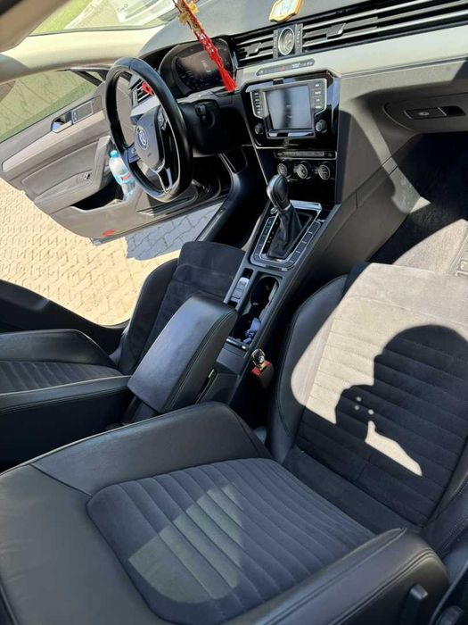 продаж авто Volkswagen Passat