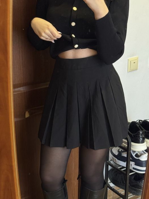 Чорна спідниця Stradivarius