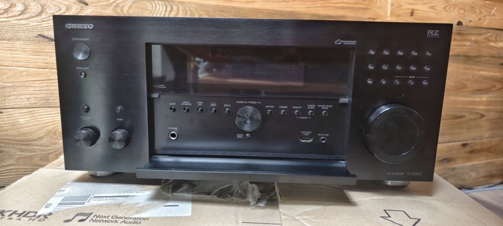 Onkyo TX-RZ820 amplituner 4k 60hz Dolby Vision, Atmos, DTS:X 180W x 7