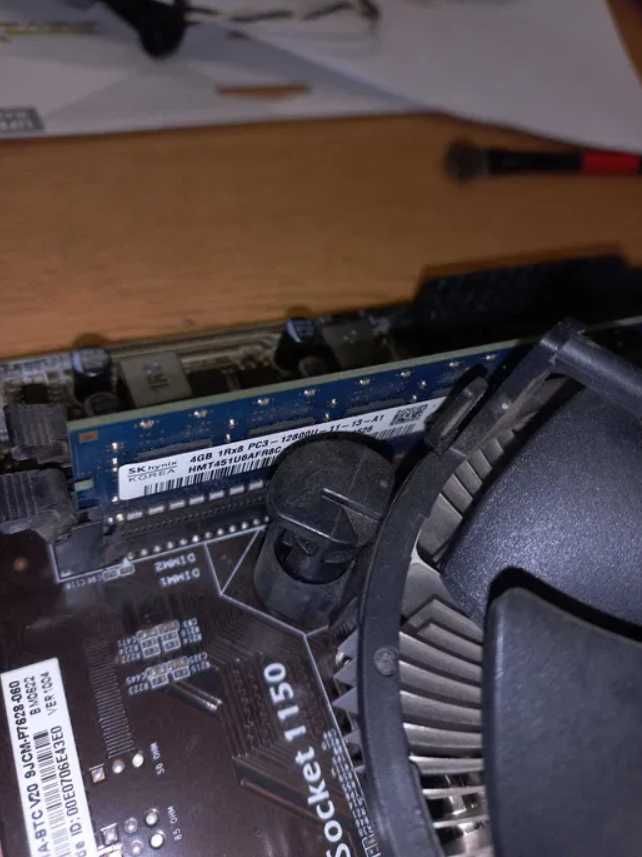 Комплект материнська плата Colorful C. H81A-BTC V20+2.7 CPU+4 gb RAM