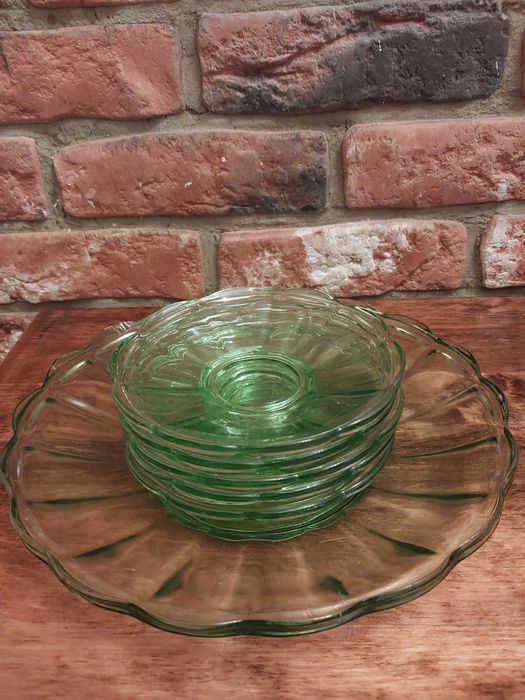 Patera i talerzyki Huta Niemen. Art Deco. Stare szkło.