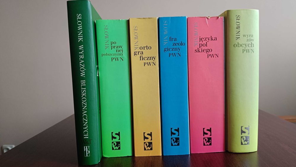 Rezerwacja: Słowniki j. polskiego, frazeologiczny, w. obcych itp. 6 sz