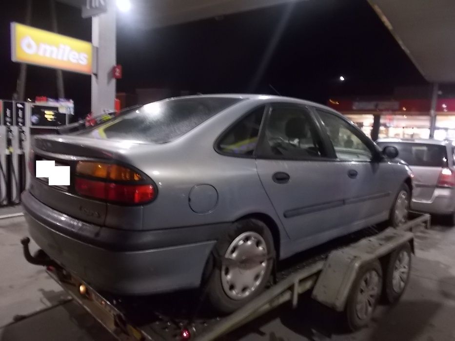 Renault Laguna I po lifcie,,1,9 DTI, jasnobłekitny metalik,na części