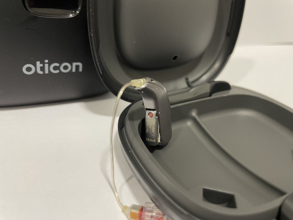 Слуховий апарат Oticon More 1