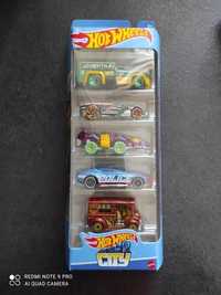 Zestaw 5 samochodów Hot wheels