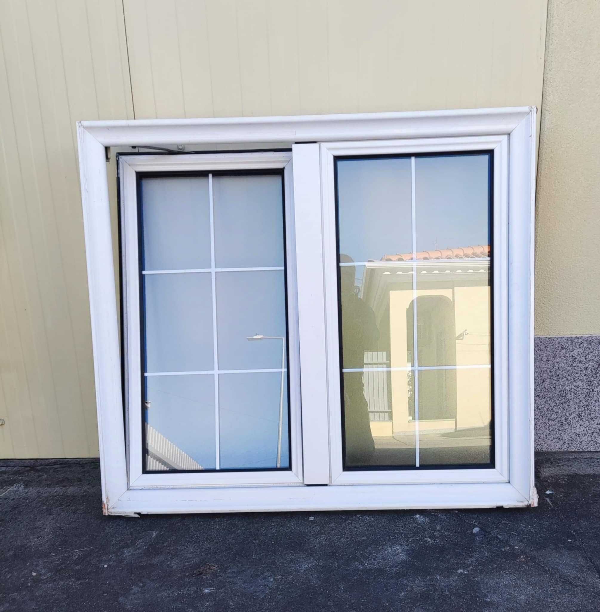 janela de aluminio branco