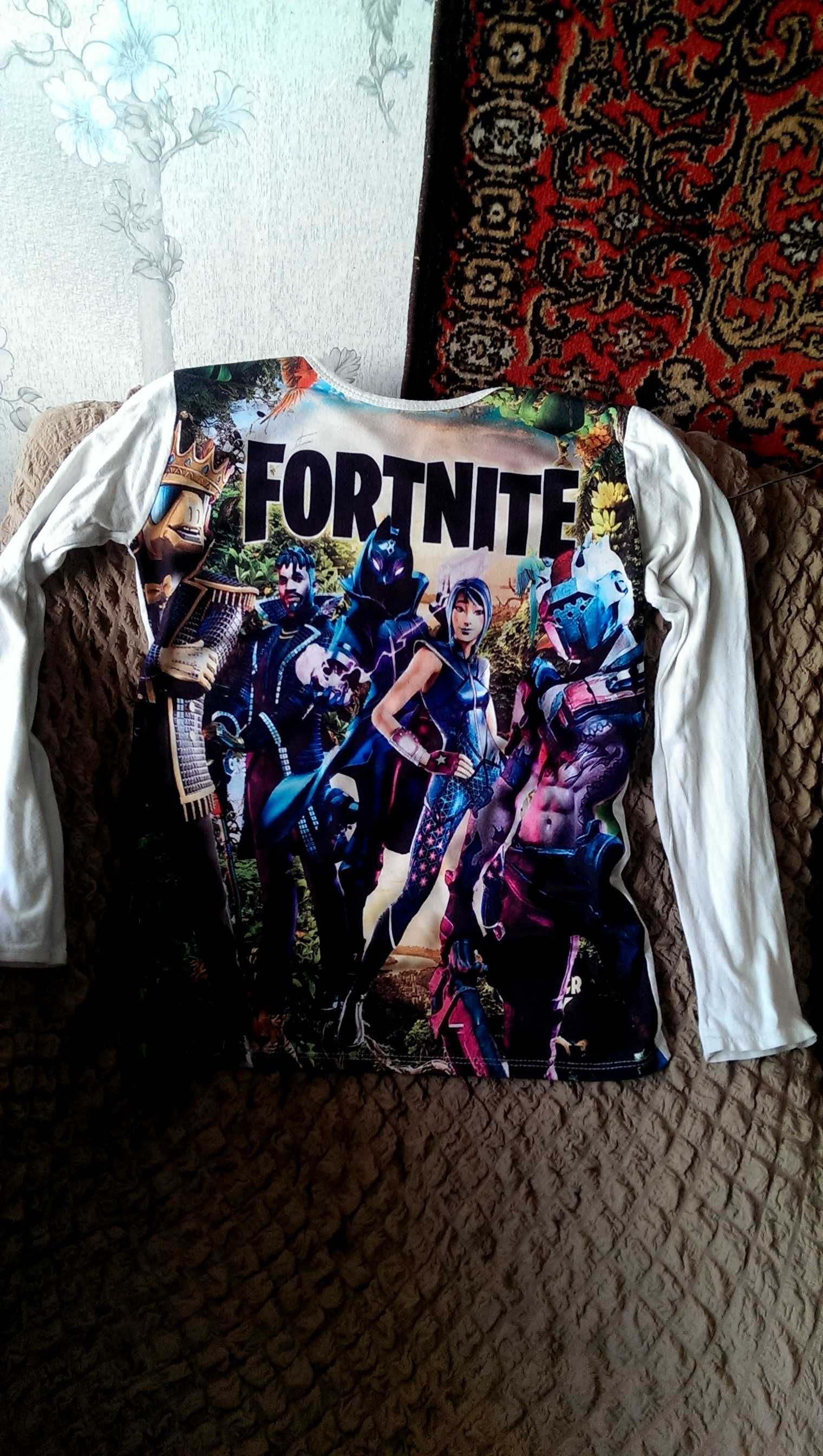Кофта-світшот FORTNITE made ITALY M - L в прекрасному стані