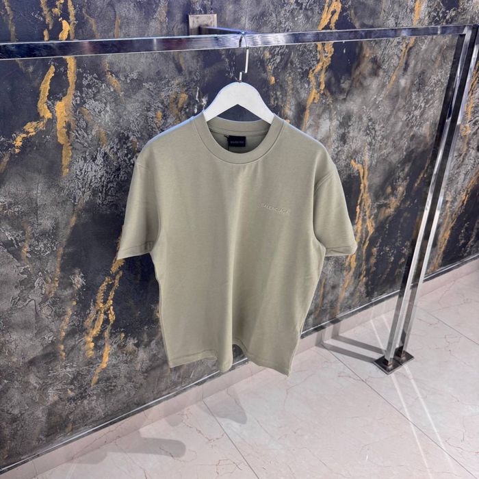 Zielona koszulka Balenciaga