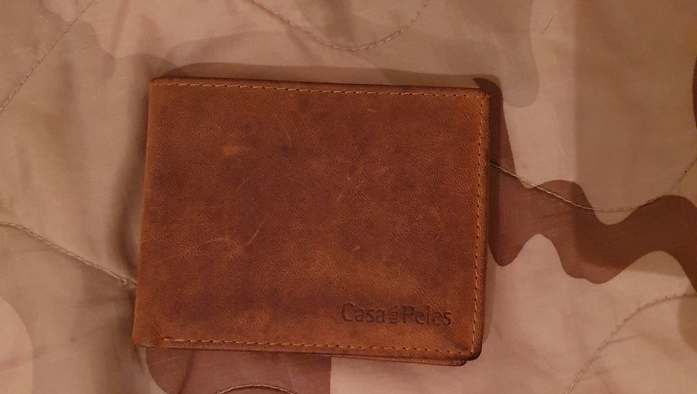 Carteira em pele - cor castanho