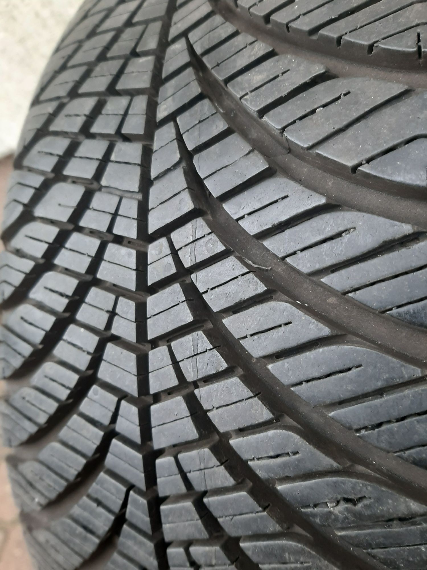 2x Opony całoroczne 235/55R17 GoodYear Vector4Sasons 7mm 2019r