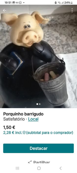 Porquinho barrigudo de barro.