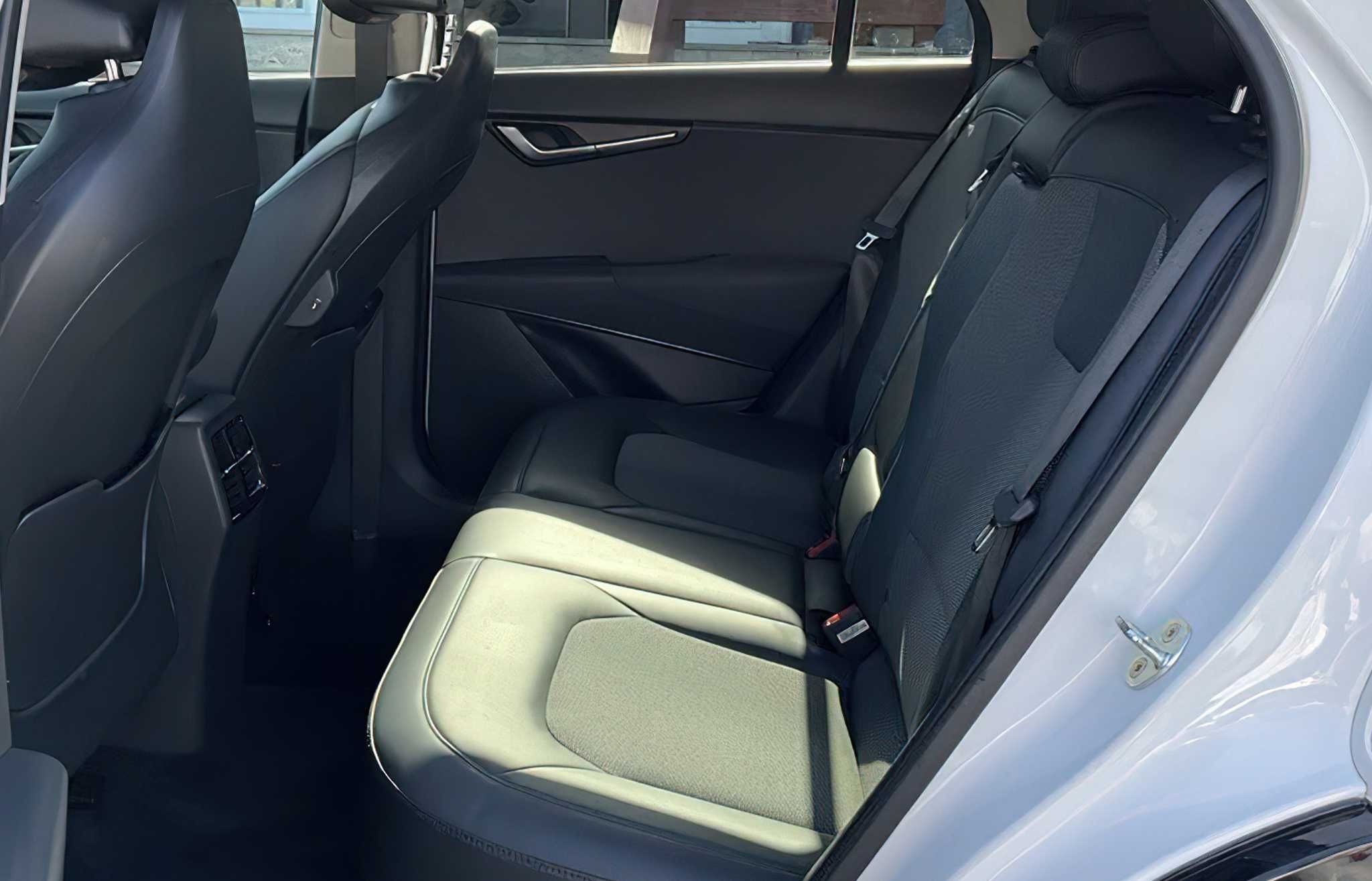 Kia Niro EX Touring 2023
