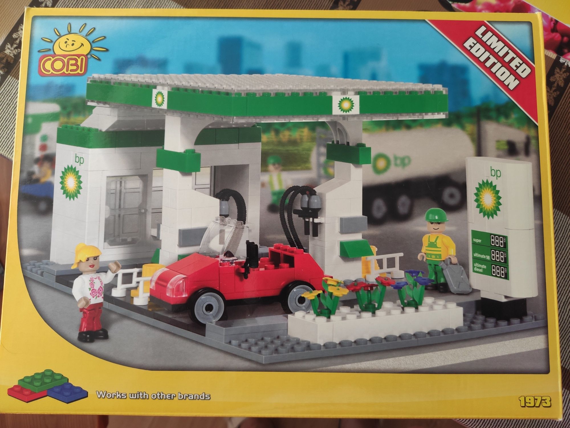 Klocki Cobi stacja paliw BP nr 1973 plus cysterna Edycja limitowana